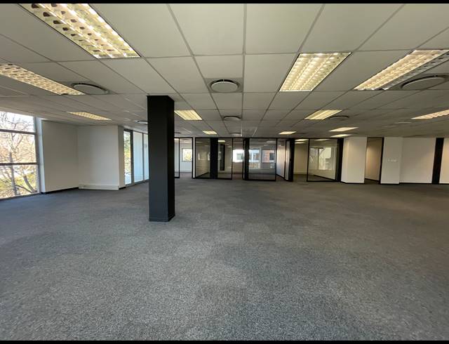 669M² OFFICE TO LET IN BRYANSTON